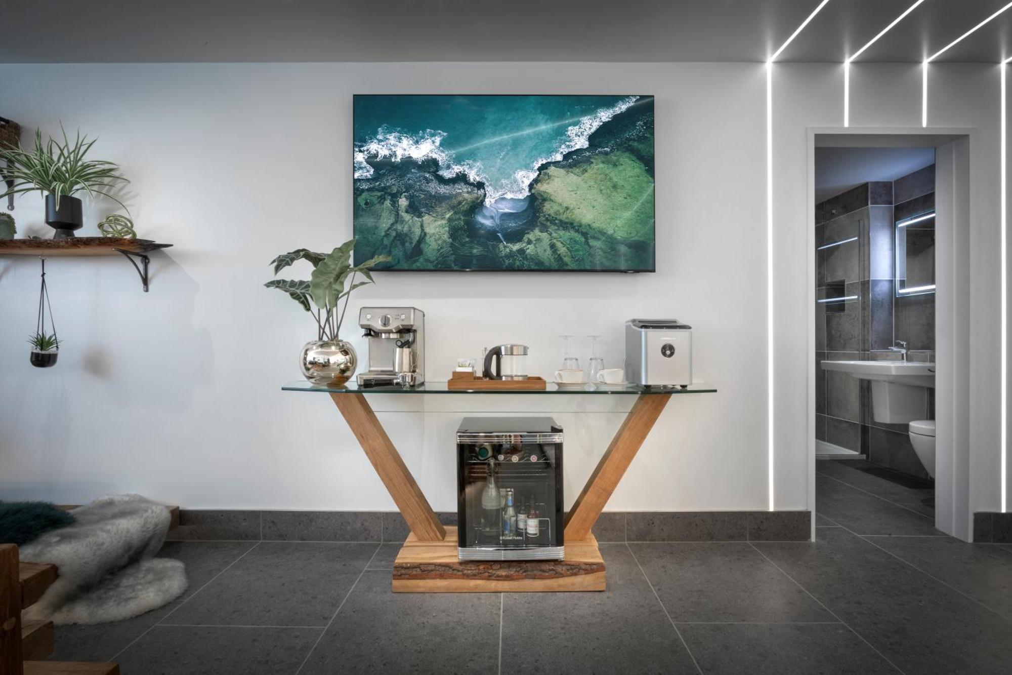 Aphrodites Group - Luxury Hot Tub Suites In Central Lake District! Bowness-on-Windermere Zewnętrze zdjęcie