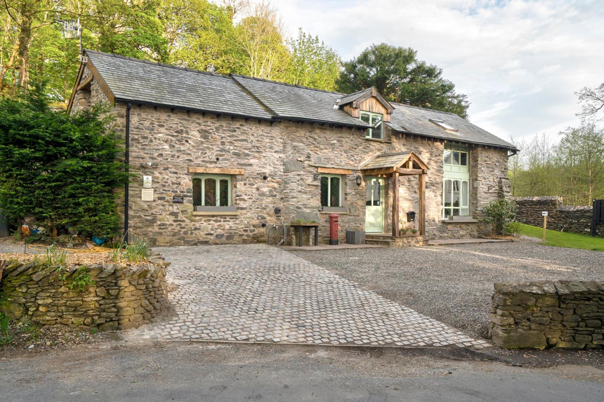 Aphrodites Group - Luxury Hot Tub Suites In Central Lake District! Bowness-on-Windermere Zewnętrze zdjęcie