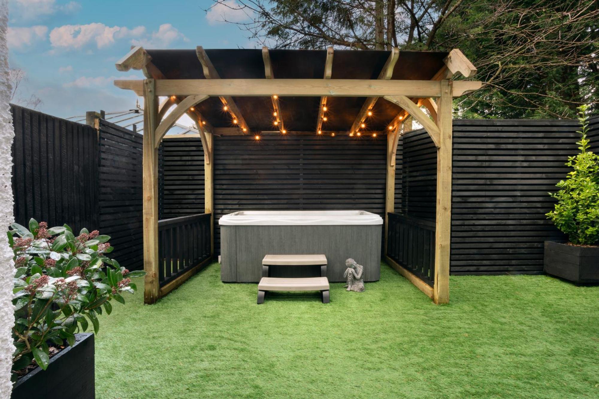 Aphrodites Group - Luxury Hot Tub Suites In Central Lake District! Bowness-on-Windermere Zewnętrze zdjęcie
