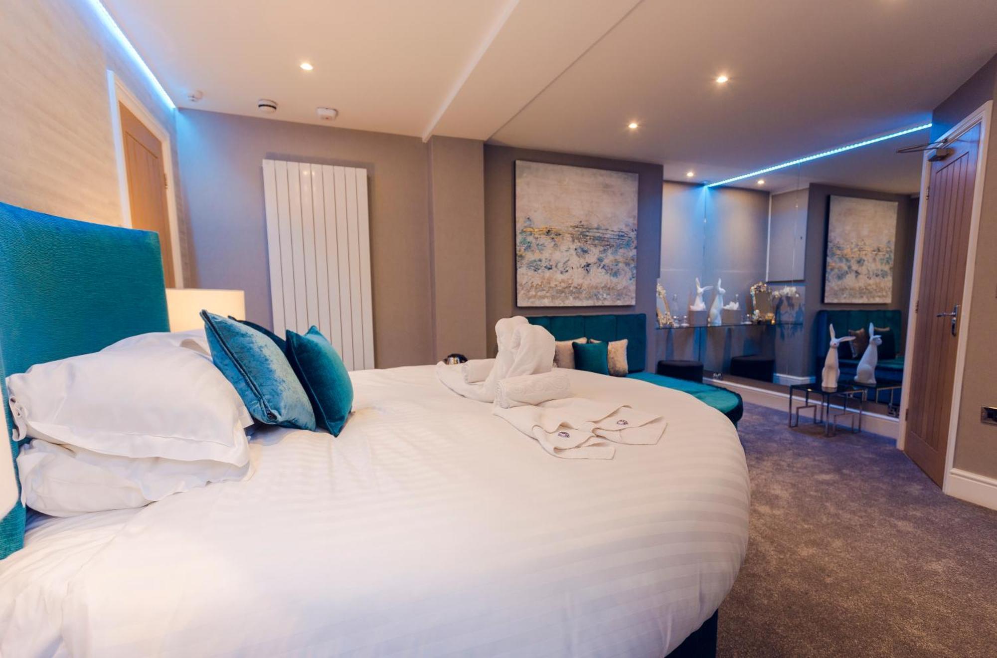 Aphrodites Group - Luxury Hot Tub Suites In Central Lake District! Bowness-on-Windermere Zewnętrze zdjęcie