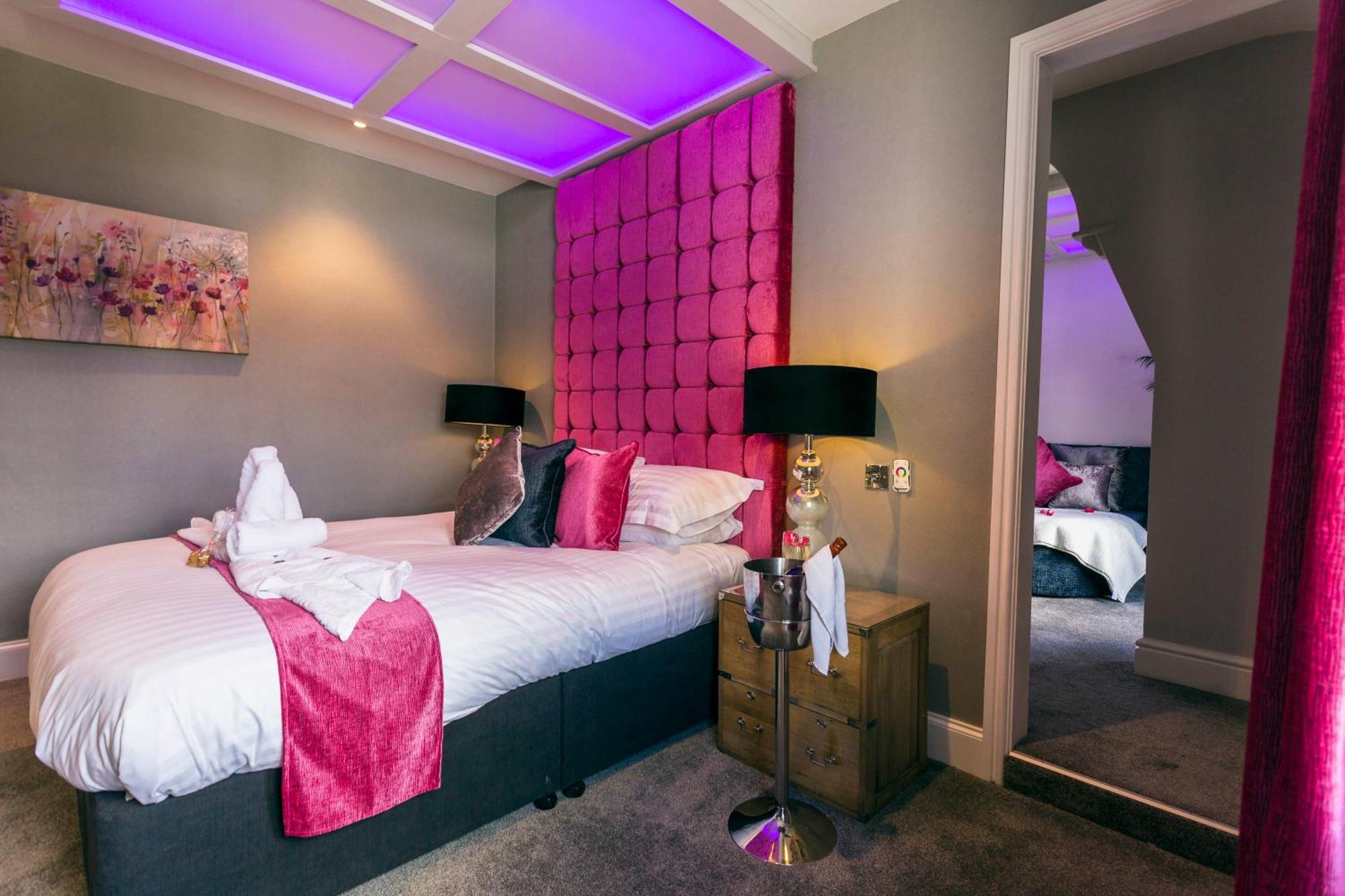 Aphrodites Group - Luxury Hot Tub Suites In Central Lake District! Bowness-on-Windermere Zewnętrze zdjęcie