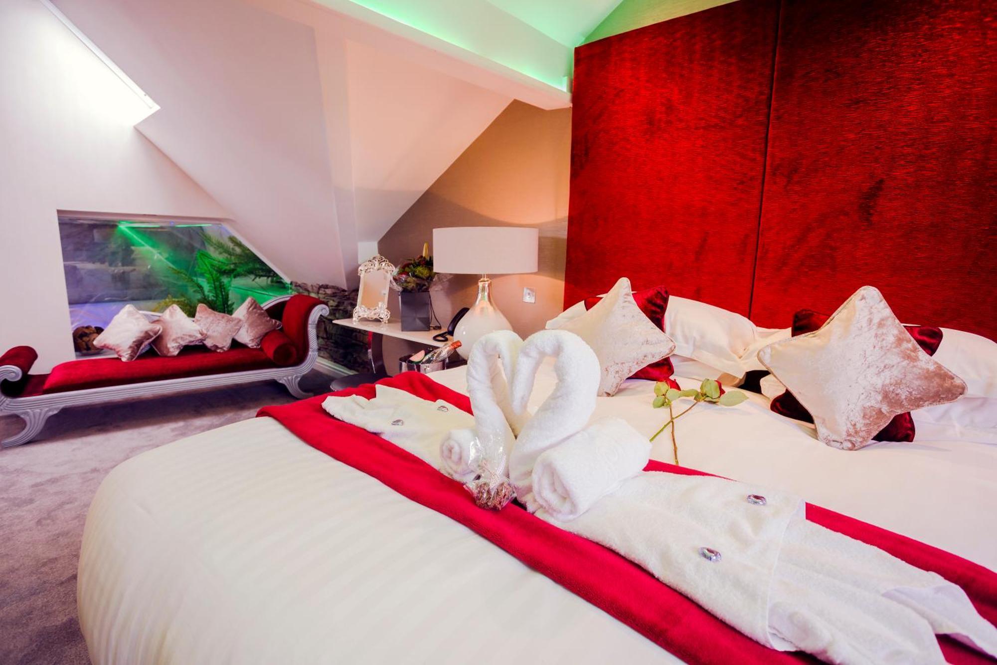 Aphrodites Group - Luxury Hot Tub Suites In Central Lake District! Bowness-on-Windermere Zewnętrze zdjęcie