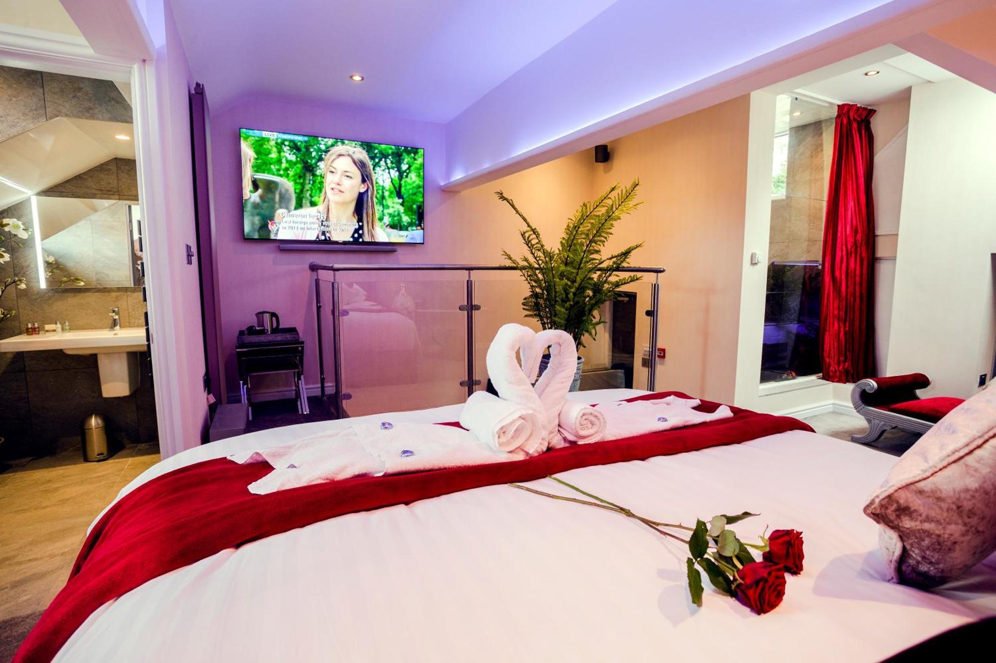 Aphrodites Group - Luxury Hot Tub Suites In Central Lake District! Bowness-on-Windermere Zewnętrze zdjęcie