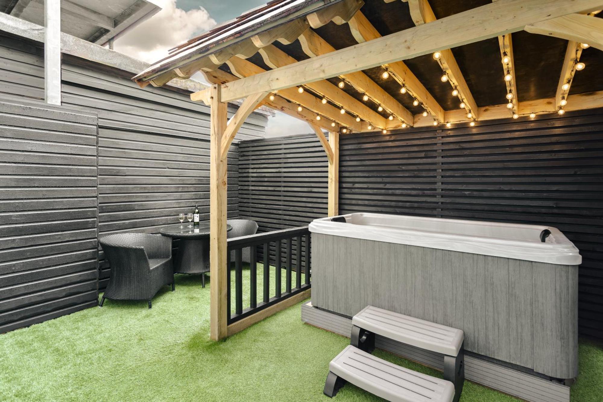 Aphrodites Group - Luxury Hot Tub Suites In Central Lake District! Bowness-on-Windermere Zewnętrze zdjęcie